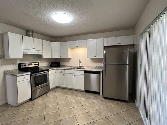 4th image of 1307 Hempstead St