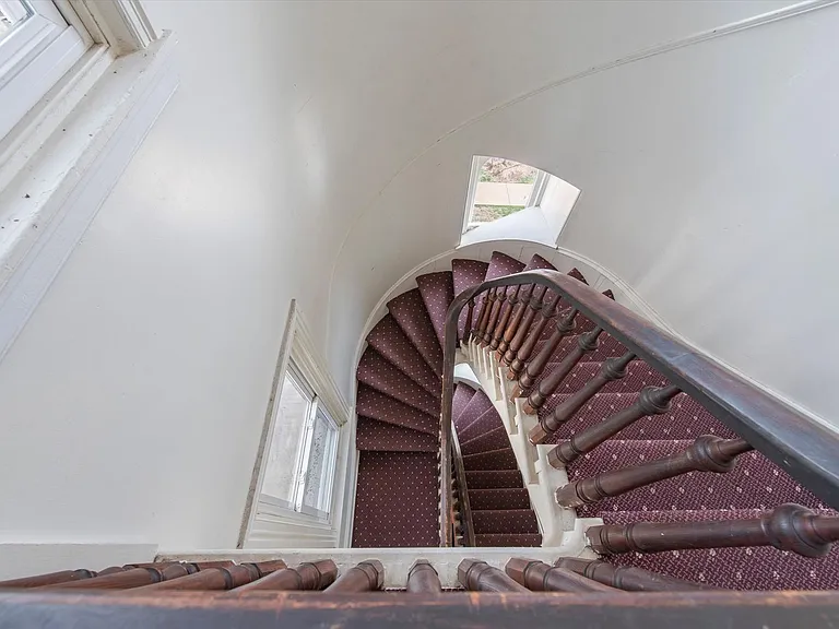 402 N Church St — Photo 19