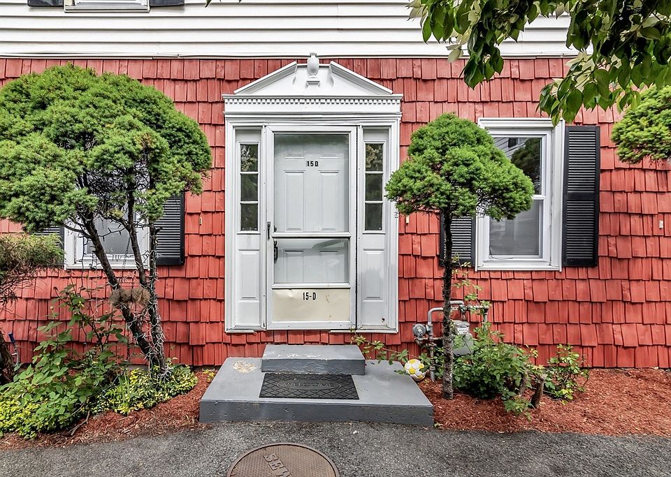 1st image of 15 Crescent St #D