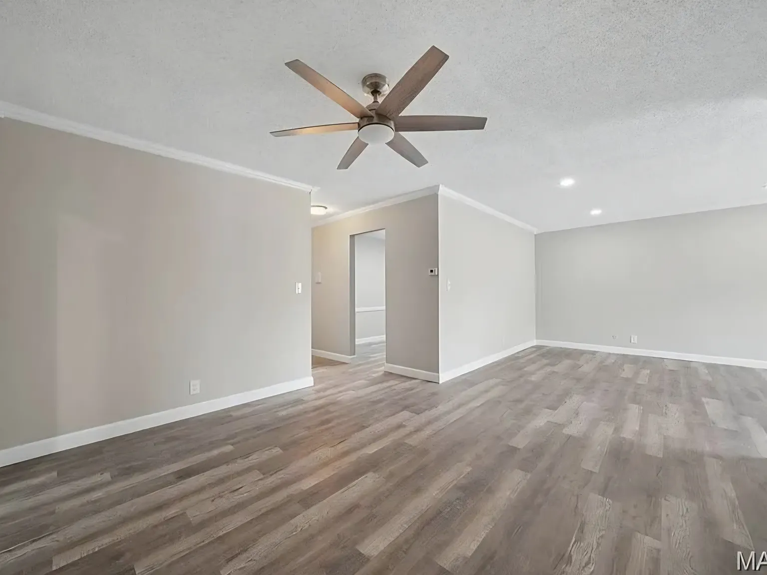 2 bed, 1050 sqft, $2,500 — Photo 4