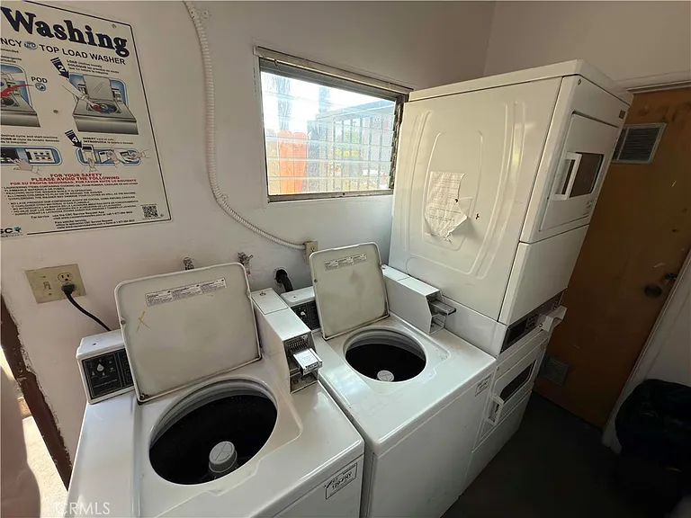 1325 E 7th St #2 — Photo 15