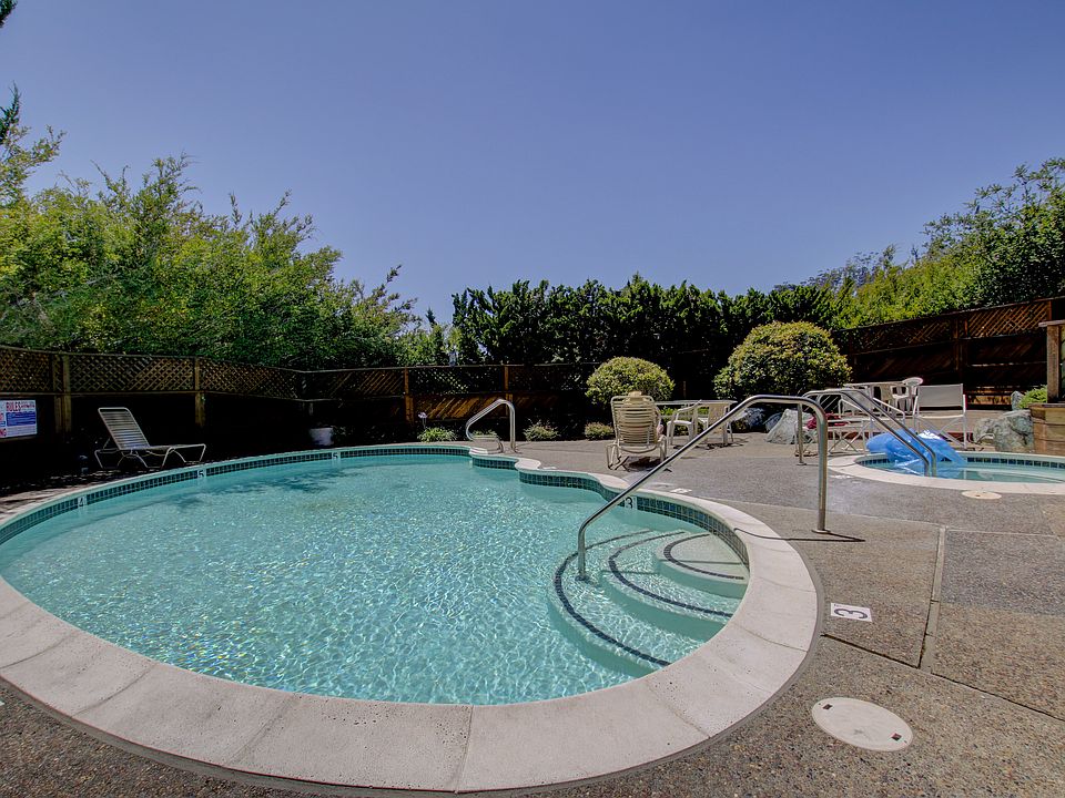 2nd image of 120 Seminary Dr APT 2D