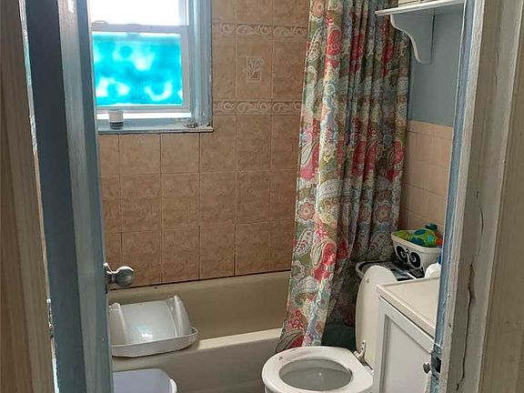 5th image of 712 Macon Pl