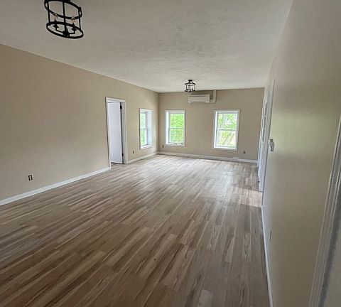 3rd image of 613 Jones St #1
