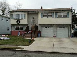 1057 Truxton Dr, Perth Amboy, NJ 08861