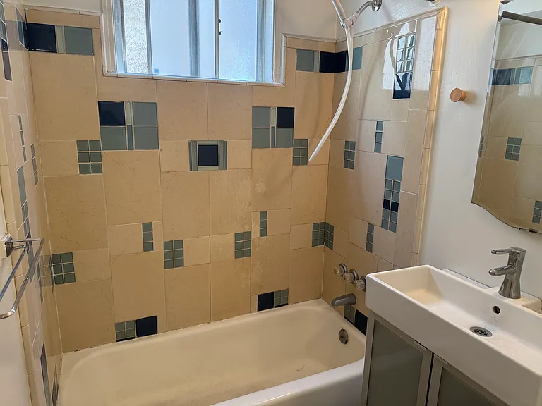 Bathroom_1