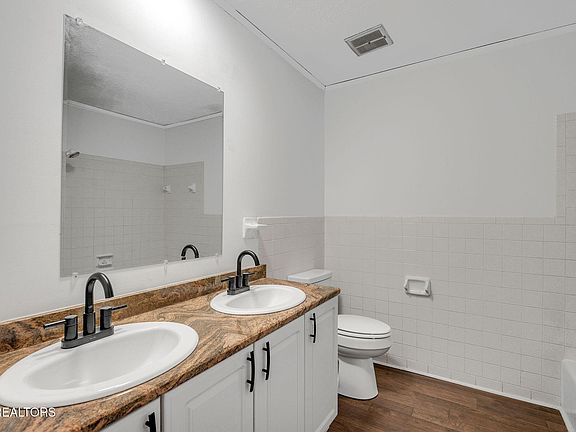 5th image of 1721 Cherrybrook Dr