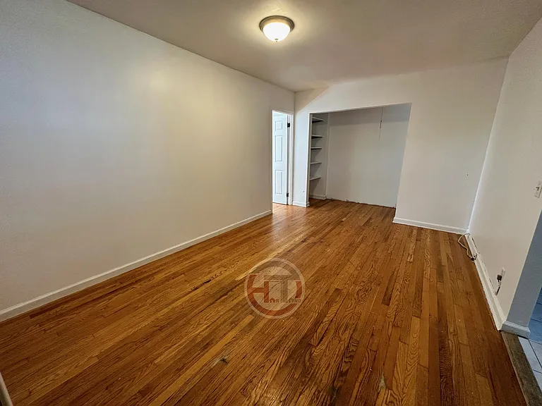 538 1st Ave #1 — Photo 4