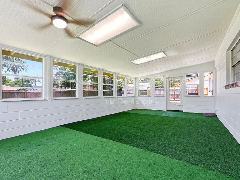 2860 Cedarcrest Dr — Photo 17