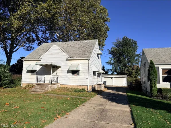 4581 E 49th St, Cuyahoga Heights, OH 44125