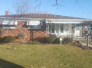 2987 Norwood Dr, Trenton, MI 48183