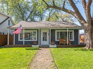 226 W 3rd St, Tonganoxie, KS 66086