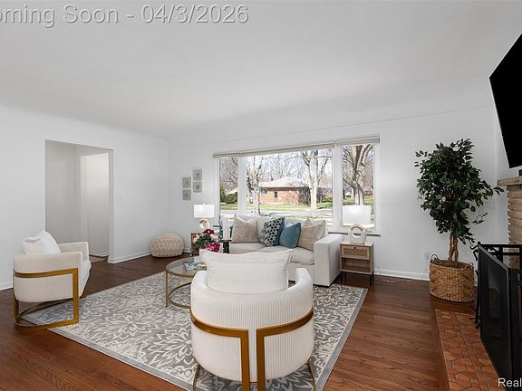 4th image of 16115 Reedmere Ave