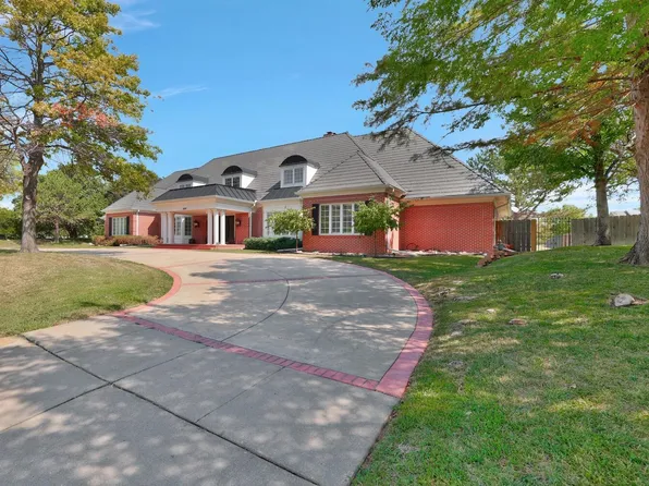 1600 N Foliage Dr, Wichita, KS 67206