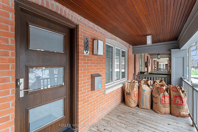 Toronto House for rent - 3 Bedrooms — photo 2