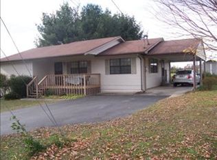 83 Chestnut Ct, Crossville, TN 38555