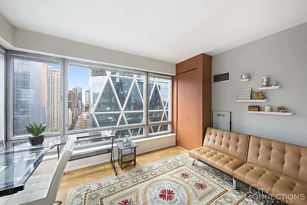 Rented by City Connections Realty | media 51