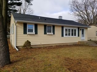 7207 Manor Rd, Crystal Lake, IL 60014