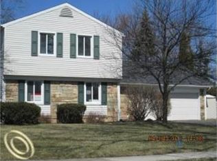 2615 Windsor Dr, Troy, MI