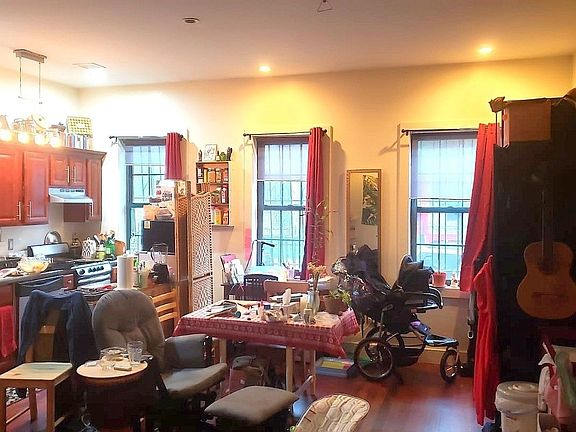 3rd image of 184 Jefferson St #1A