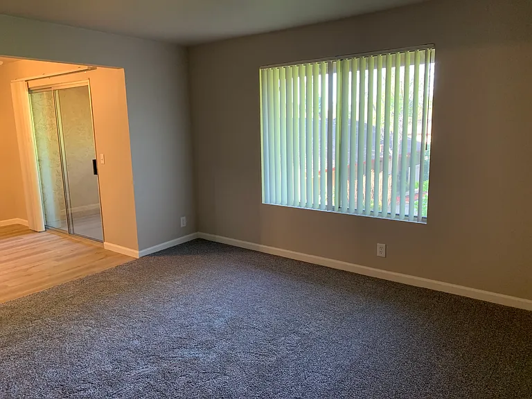 Sandalwood Apartments — Photo 22
