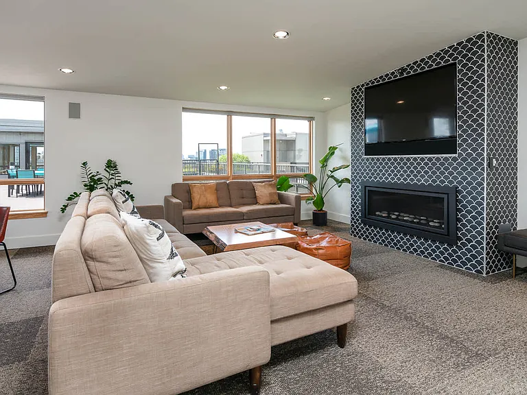 Rooftop Clubroom