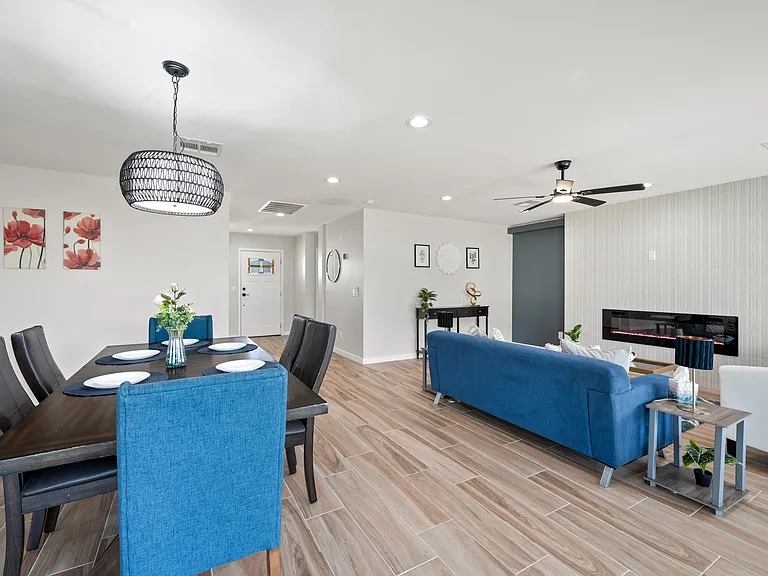 1010 E Indianola Ave — Photo 35