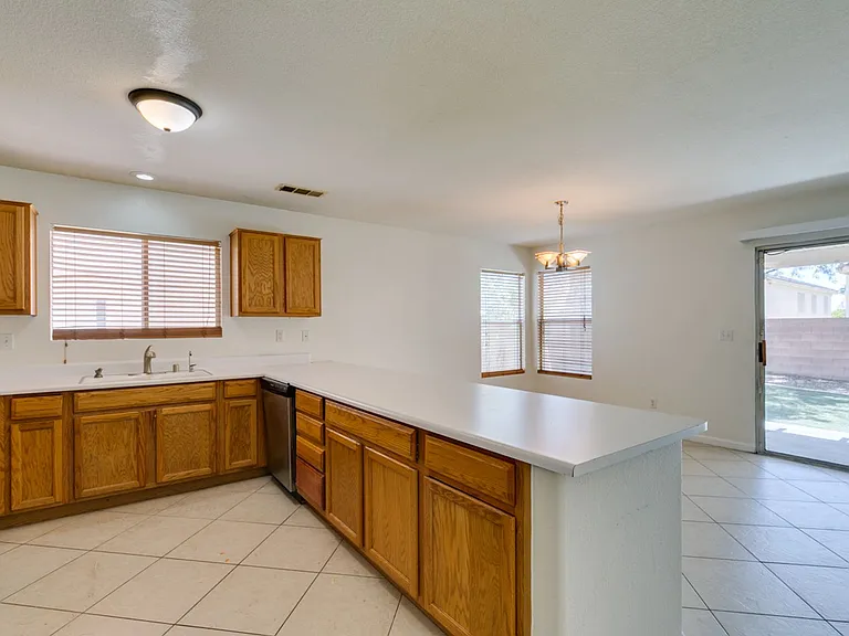 5025 Glittering Star Ct N — Photo 35