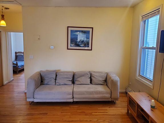 4th image of 239 Randolph Ave #2