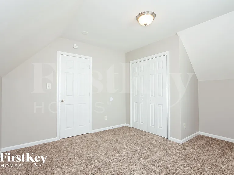 2422 Fairstone Ave — Photo 12