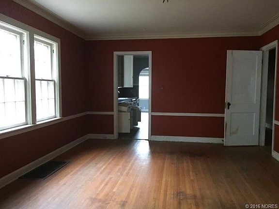 3rd image of 1523 S Evanston Ave