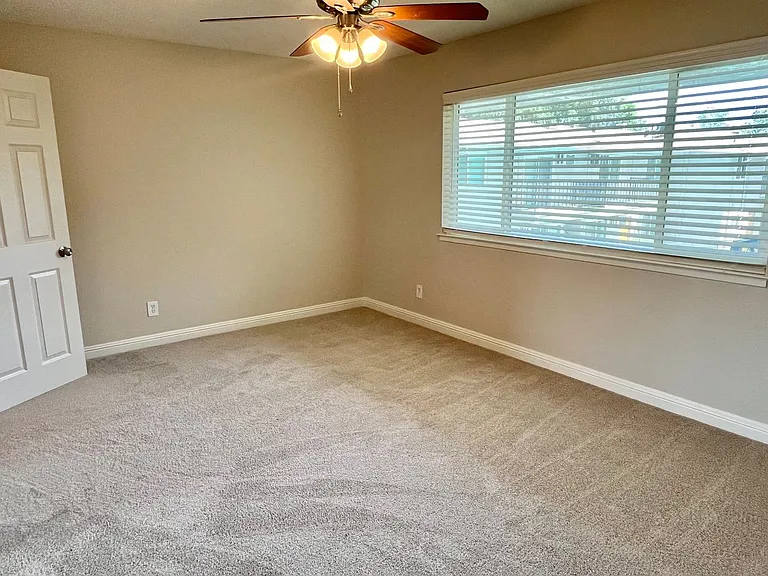 Elegante Apartments ~ Exceptionally Spacious, Unique and a Must See Community! — Photo 18