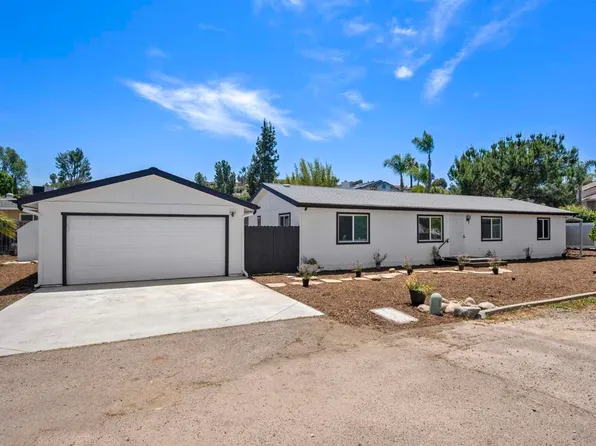 8620 Atlas View Dr, Santee, CA 92071