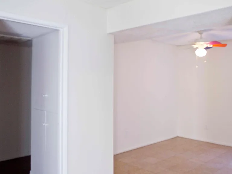 1033 Cordova St #10 — Photo 6