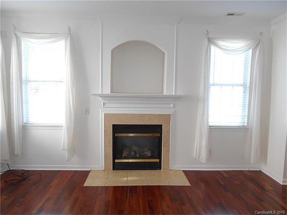 4th image of 6313 Gatesville Ln
