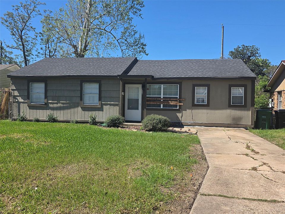 1st image of 9330 Chesterfield Dr