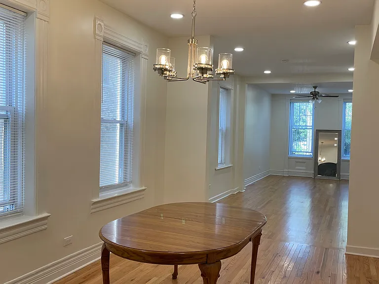 1406 N Noble St #1F — Photo 2