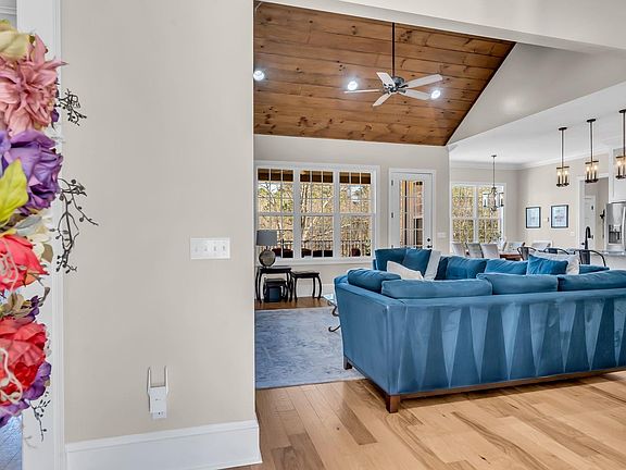 5th image of 1067 Heritage Dr