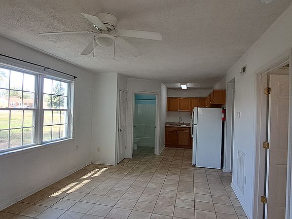 2nd image of 114 Beechwood Dr #B
