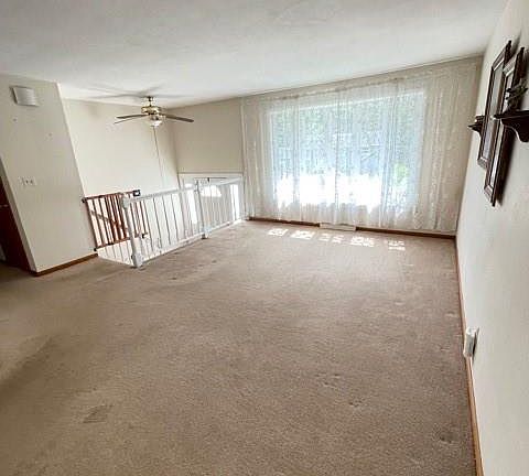 5th image of 9 Deborah Dr