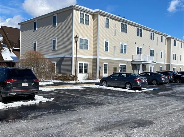 555 Page St Unit 101, Stoughton, MA 02072