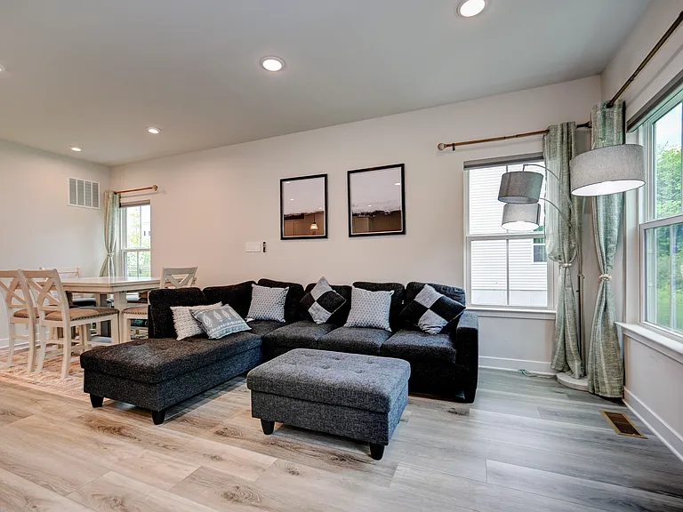 56 Pratt Ln — Photo 34