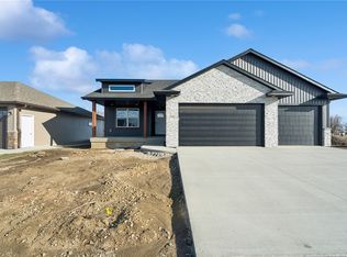 2770 Burns Dr, Marion, IA 52302