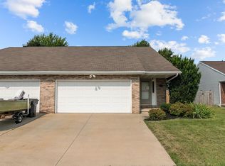 1819 Meadowview Ln, Little Chute, WI 54140