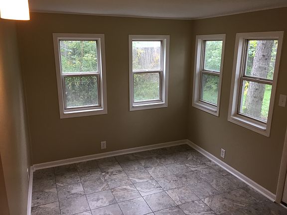 3rd image of 1115 Jackson Ave