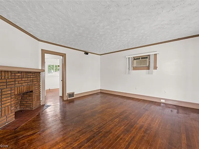 11715 Rutland Ave — Photo 4