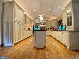 881 Cox Rd, Moorestown, NJ 08057