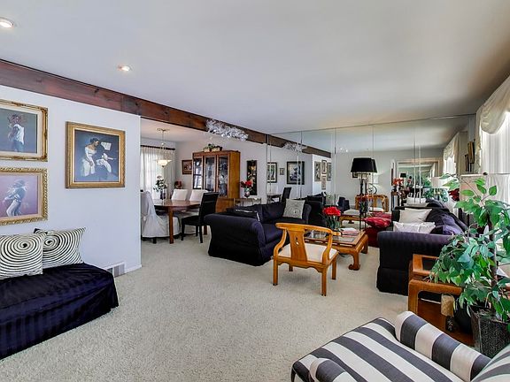 4th image of 16827 Parkside Ave
