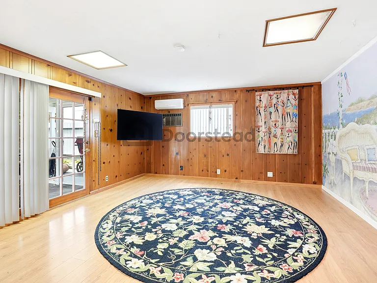 191 Pickwick Dr — Photo 32