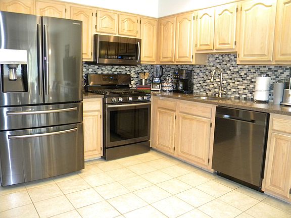 4th image of 175 Wirt Ave